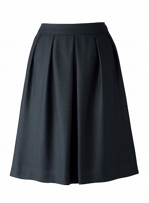 ふんわりラインのタックスカート。